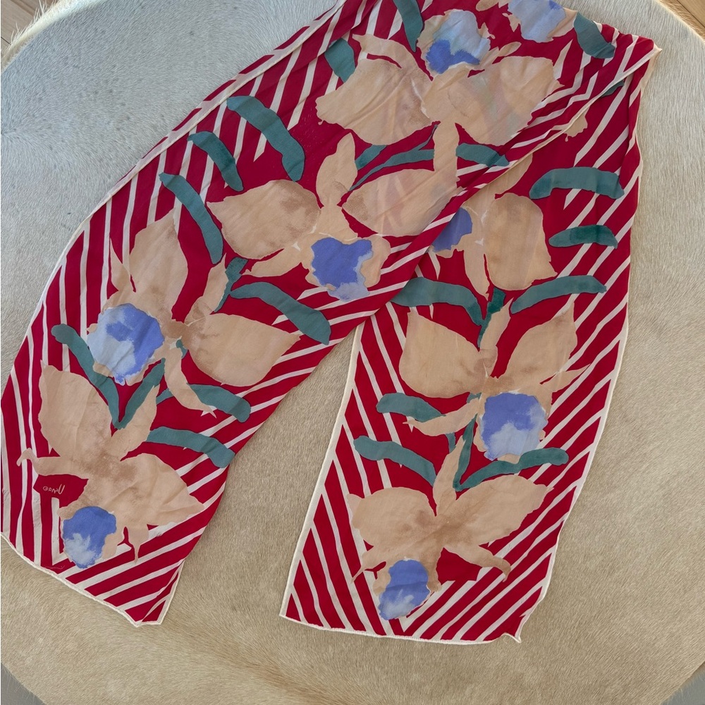 Vera vintage silk Red Floral Scarf - Picture 4 of 6